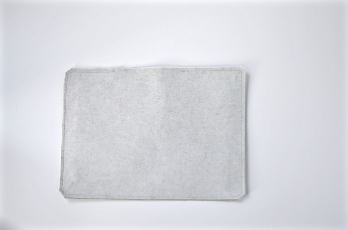 Simple DIY fabric wallet from Dear Handmade Life