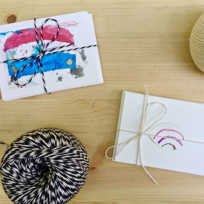 How to create notecard sets of your child’s artwork from Dear Handmade Life