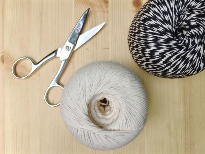 How to create notecard sets of your child’s artwork from Dear Handmade Life