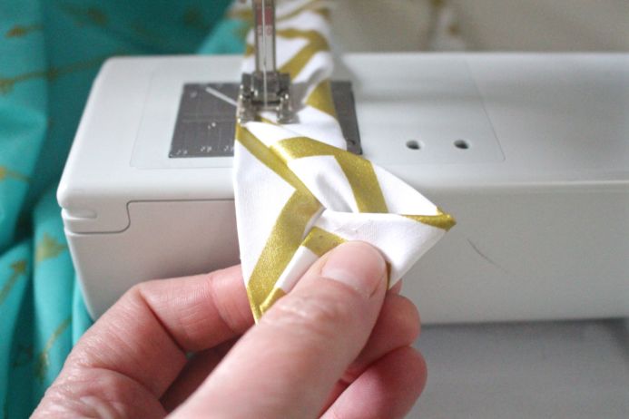 DIY quick sew apron from Dear Handmade Life