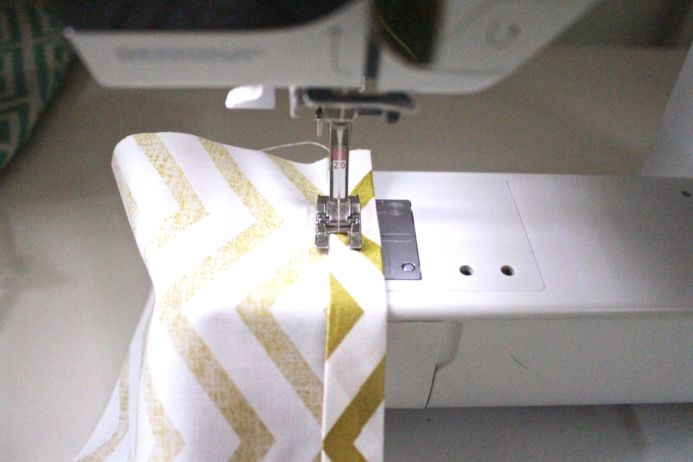 DIY quick sew apron from Dear Handmade Life