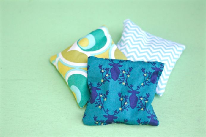 DIY rice hand warmers from Dear Handmade Life