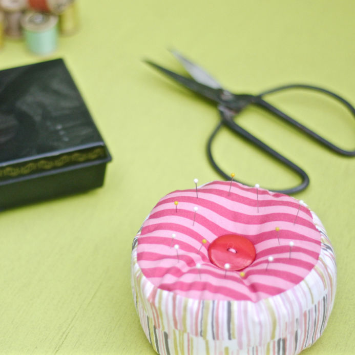 15-minute easy-sew pin cushion from Dear Handmade Life