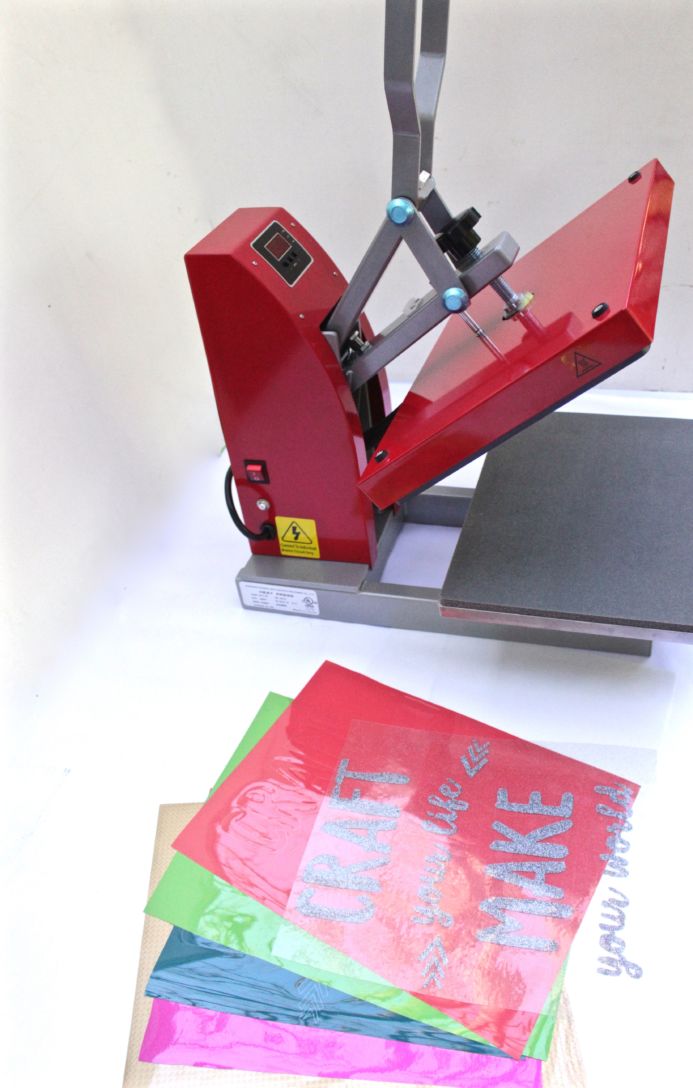 How to make a DIY heat press tote bag from Dear Handmade Life