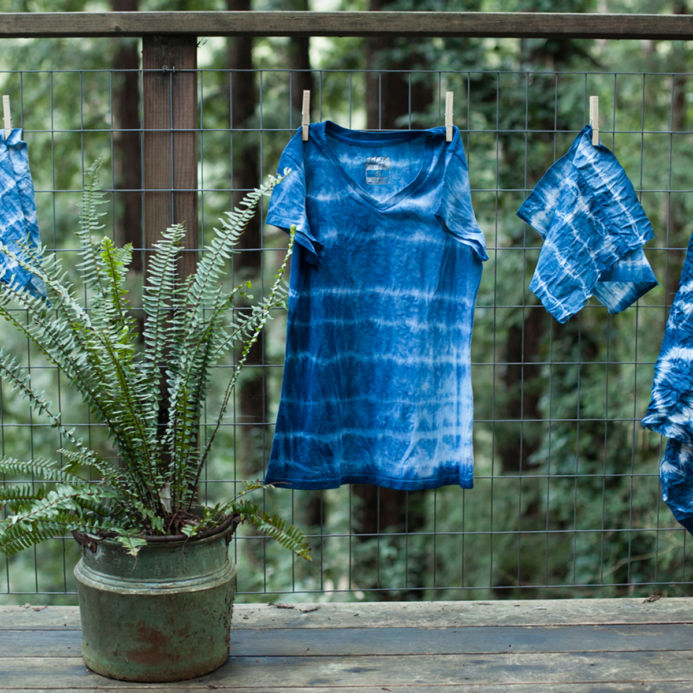 DIY indigo dyeing the easy way from Dear Handmade Life