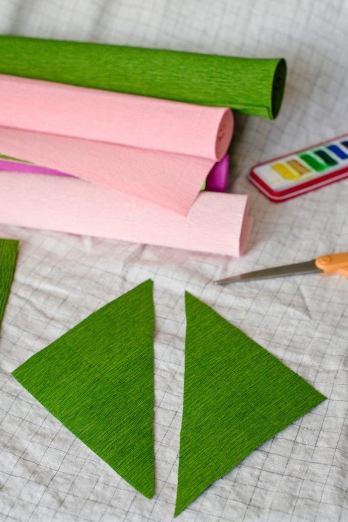 DIY watercolor and crepe paper paper tropical monstera plant garland from Dear Handmade Life