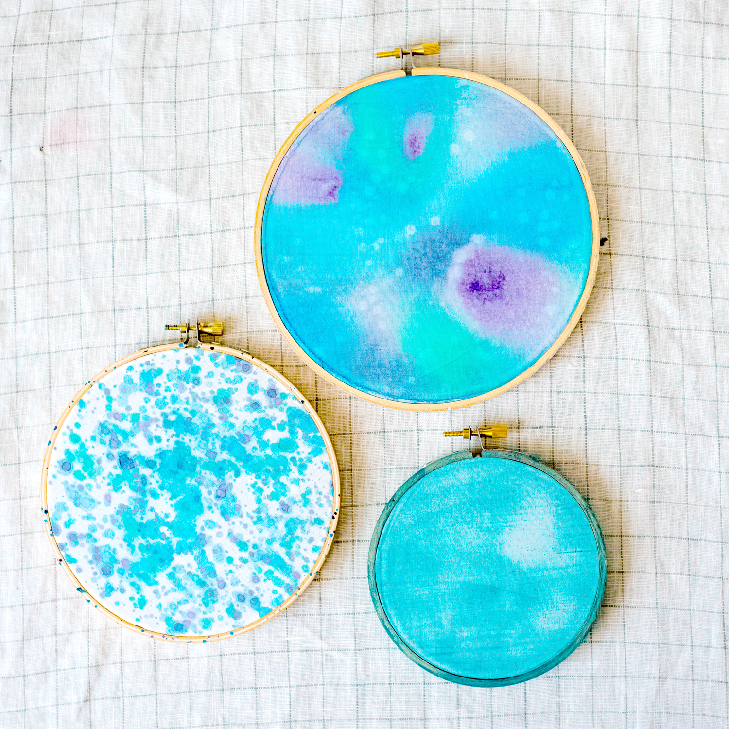 DIY Galaxy Hoop Art from Dear Handmade Life