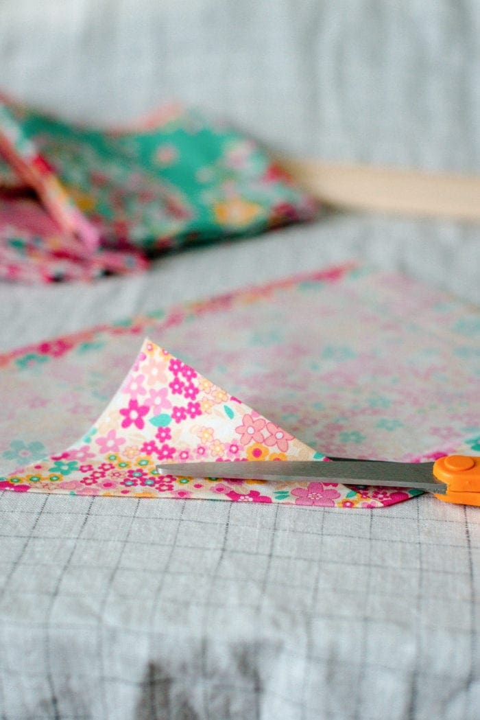 Dear Handmade Life DIY Mini Fabric Banner