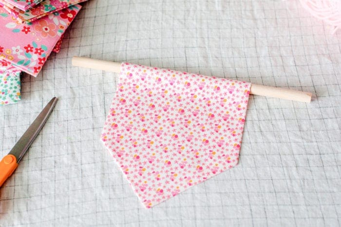 Dear Handmade Life DIY Mini Fabric Banner