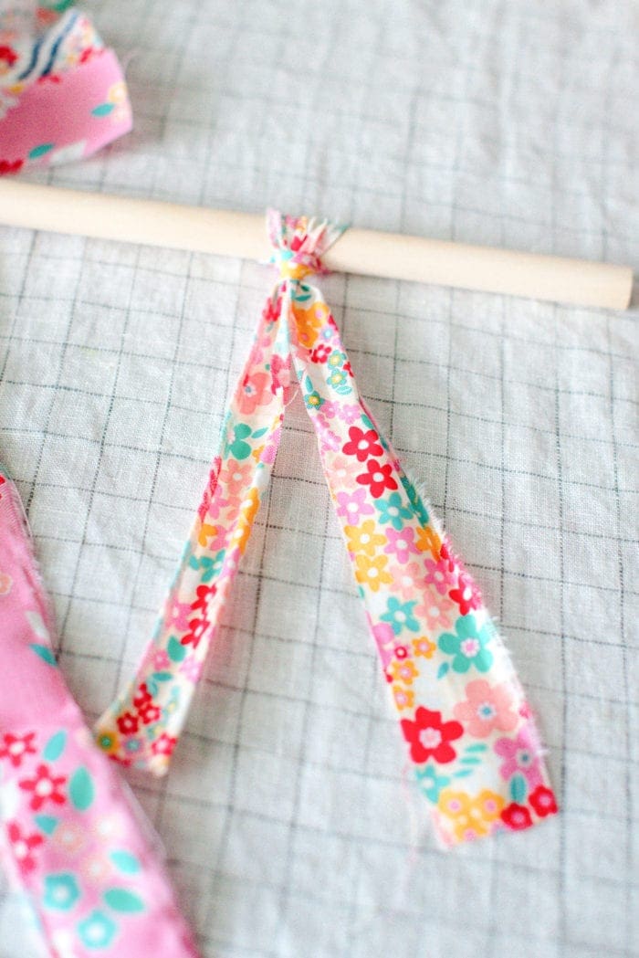 Dear Handmade Life DIY Mini Fabric Banner