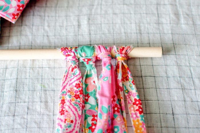 Dear Handmade Life DIY Mini Fabric Banner