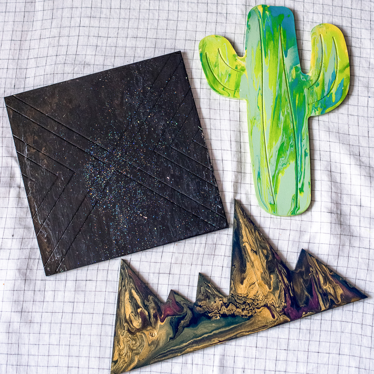 DIY paint pouring on wood shapes from Dear handmade Life