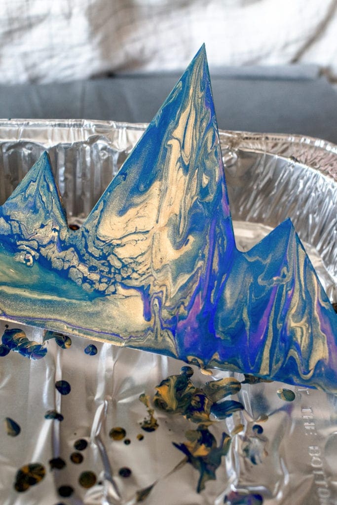 DIY paint pouring on wood shapes from Dear handmade Life