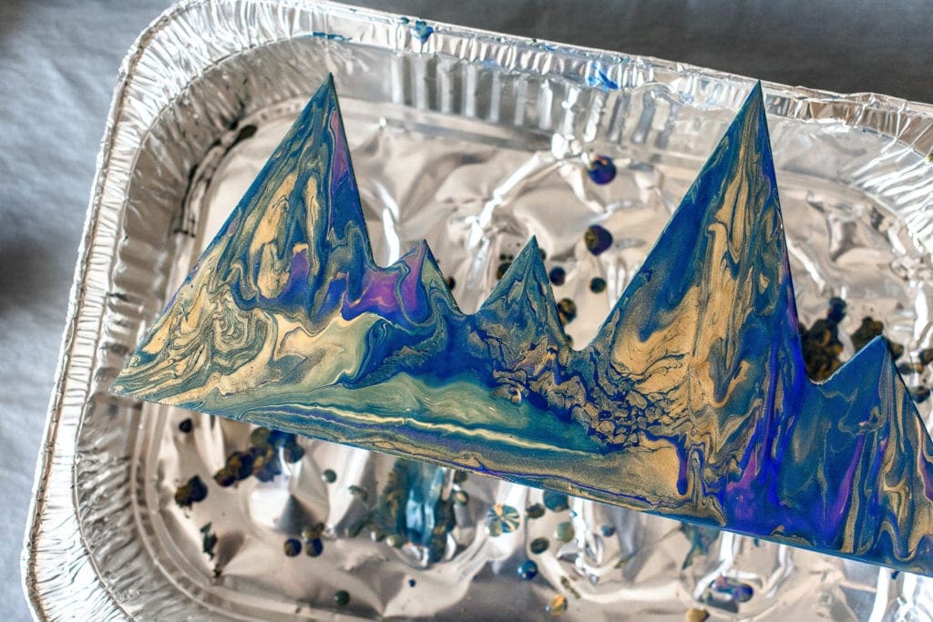 DIY paint pouring on wood shapes from Dear handmade Life