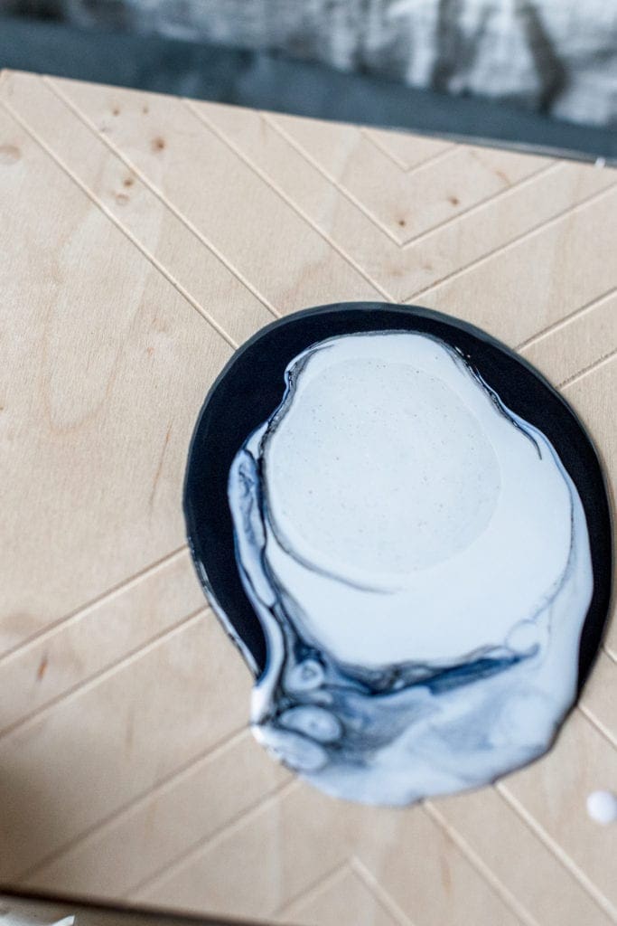 DIY paint pouring on wood shapes from Dear handmade Life