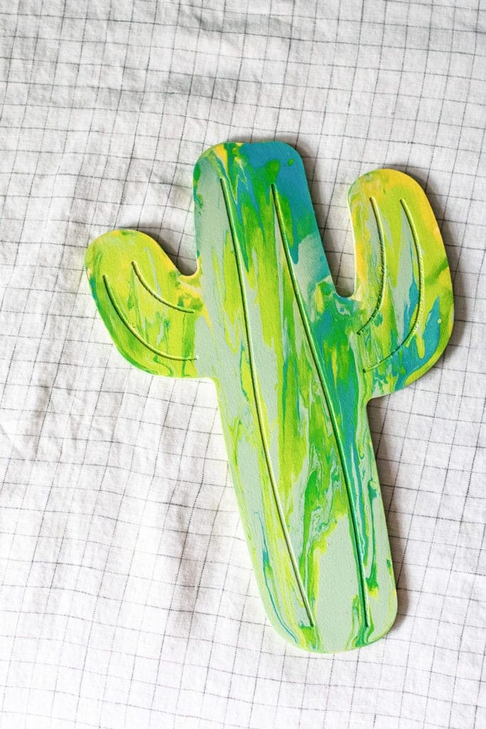 DIY paint pouring on wood shapes from Dear handmade Life