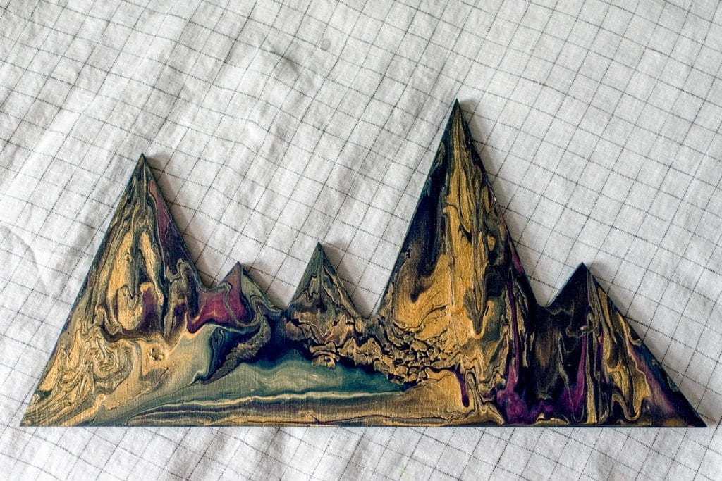 DIY paint pouring on wood shapes from Dear handmade Life